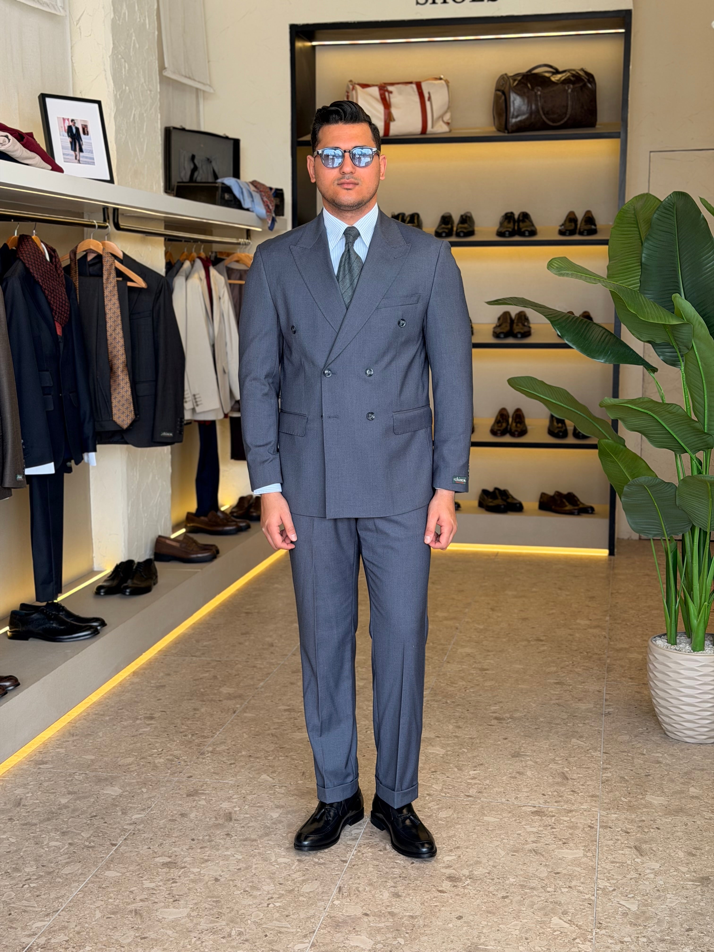 Double breasted suit - Gray