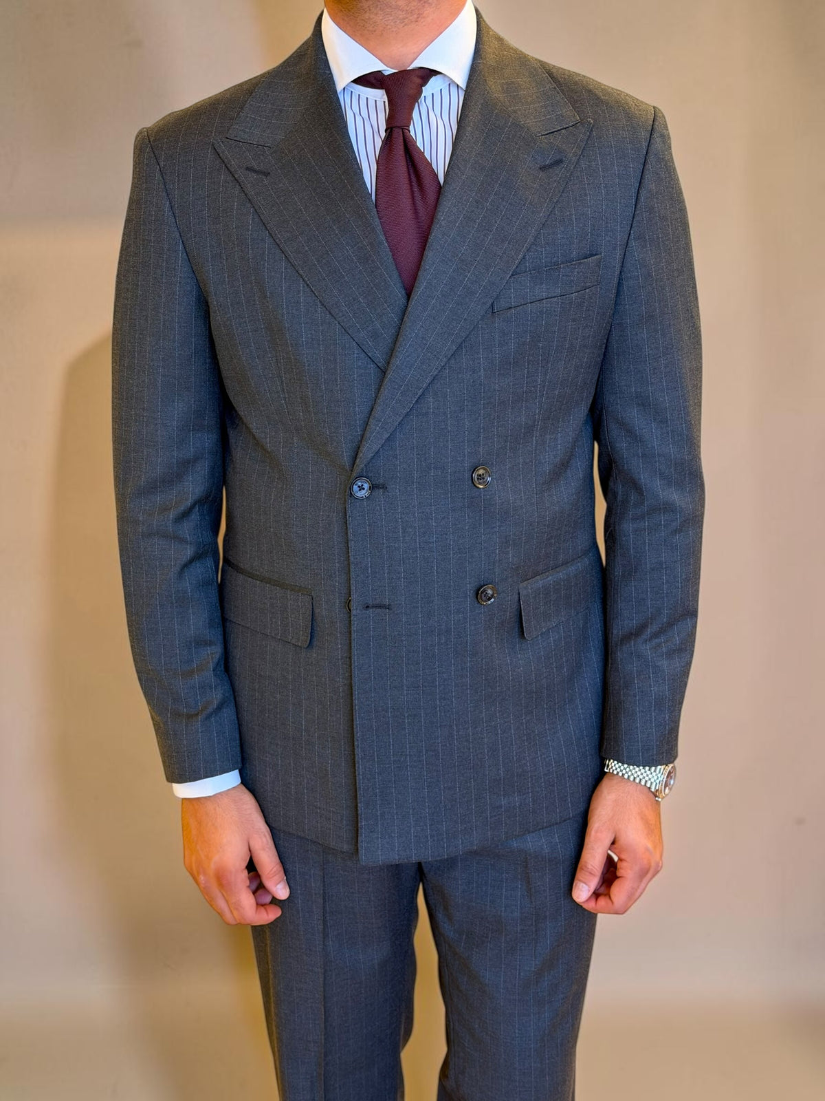 Pinstripe Double-Breasted suit - Dark gray