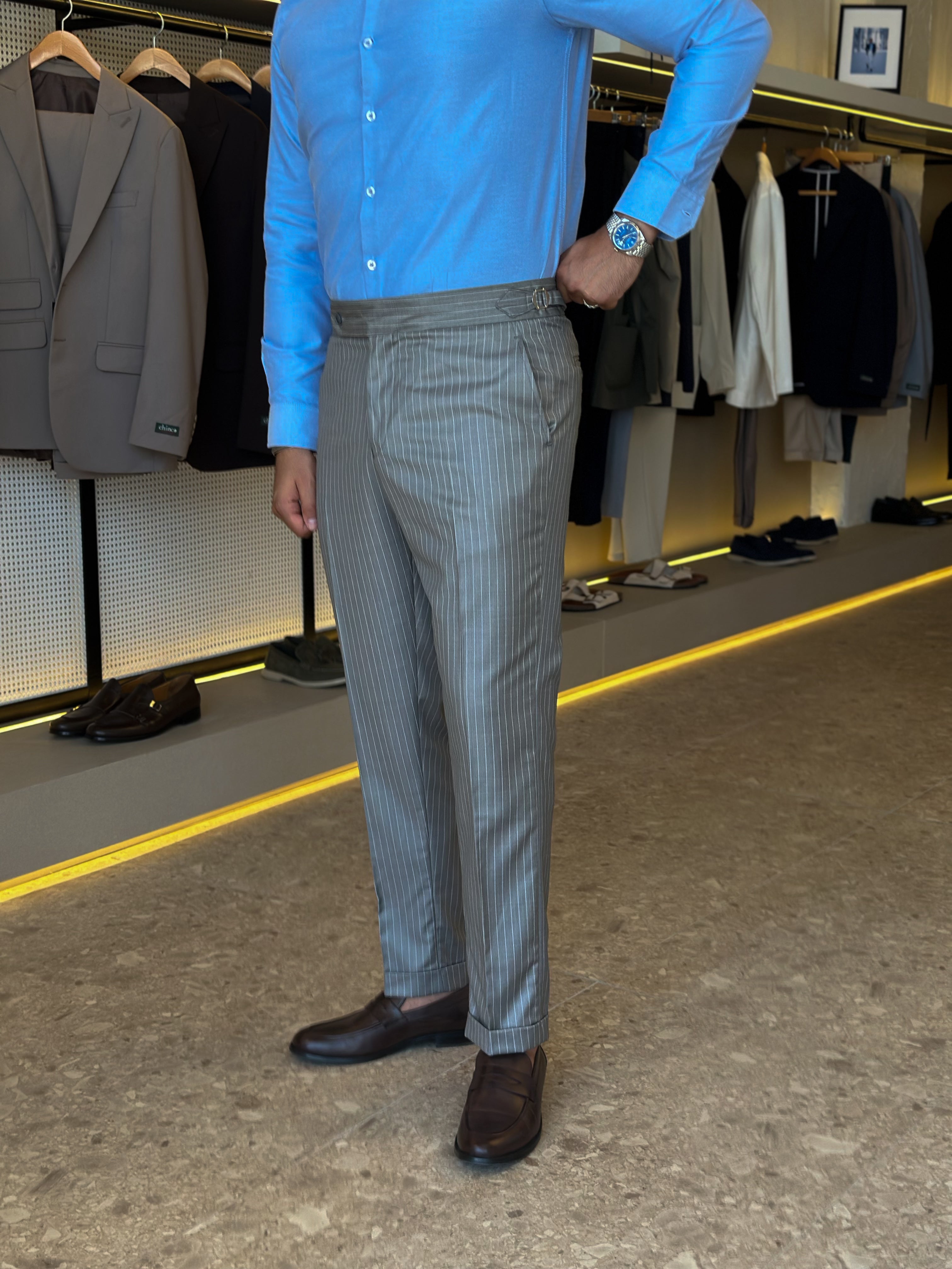 Slim fit suit with two pockets - Gray striped