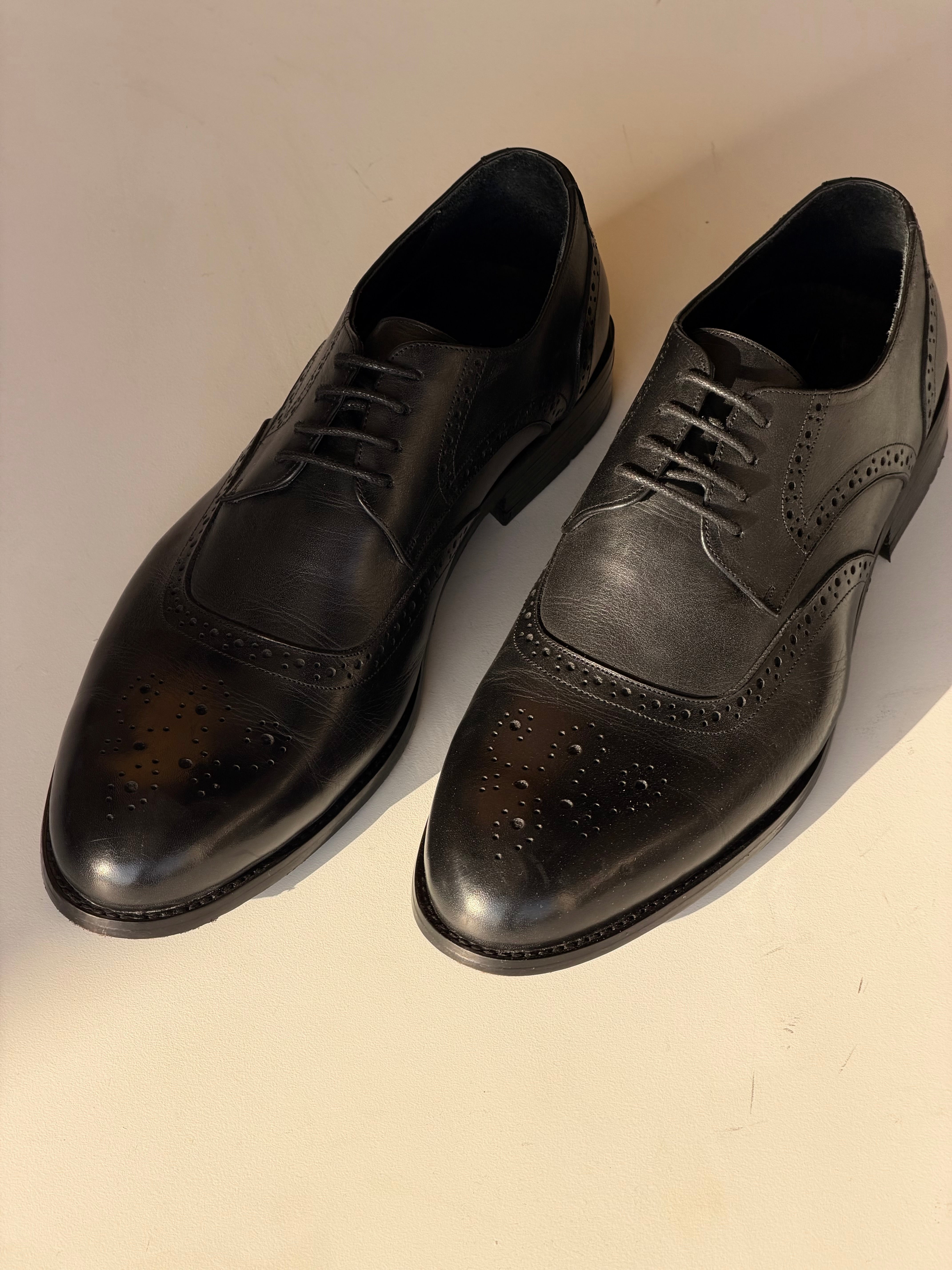 Brouge leather shoes - Black