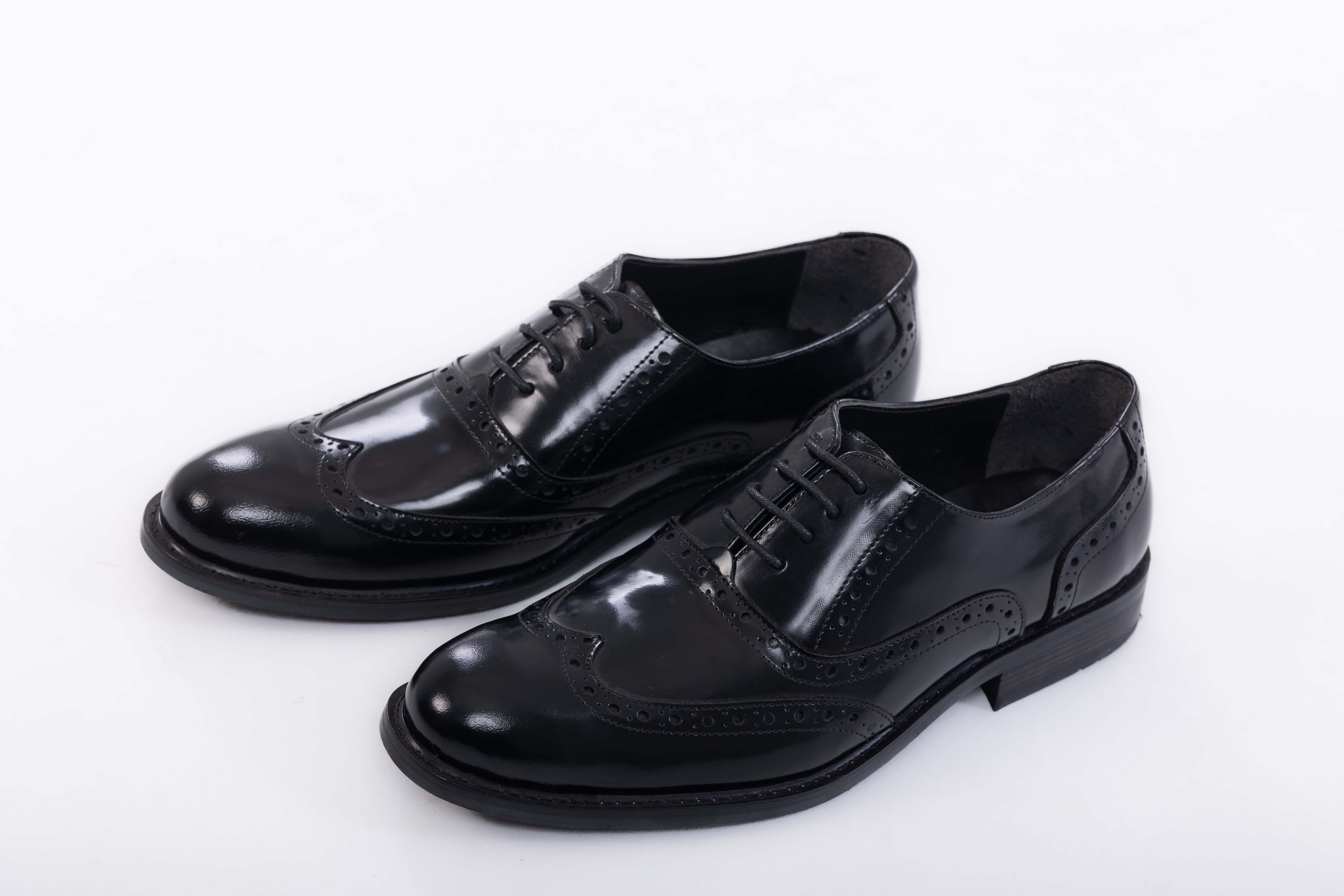 wedding shoes-black brouge