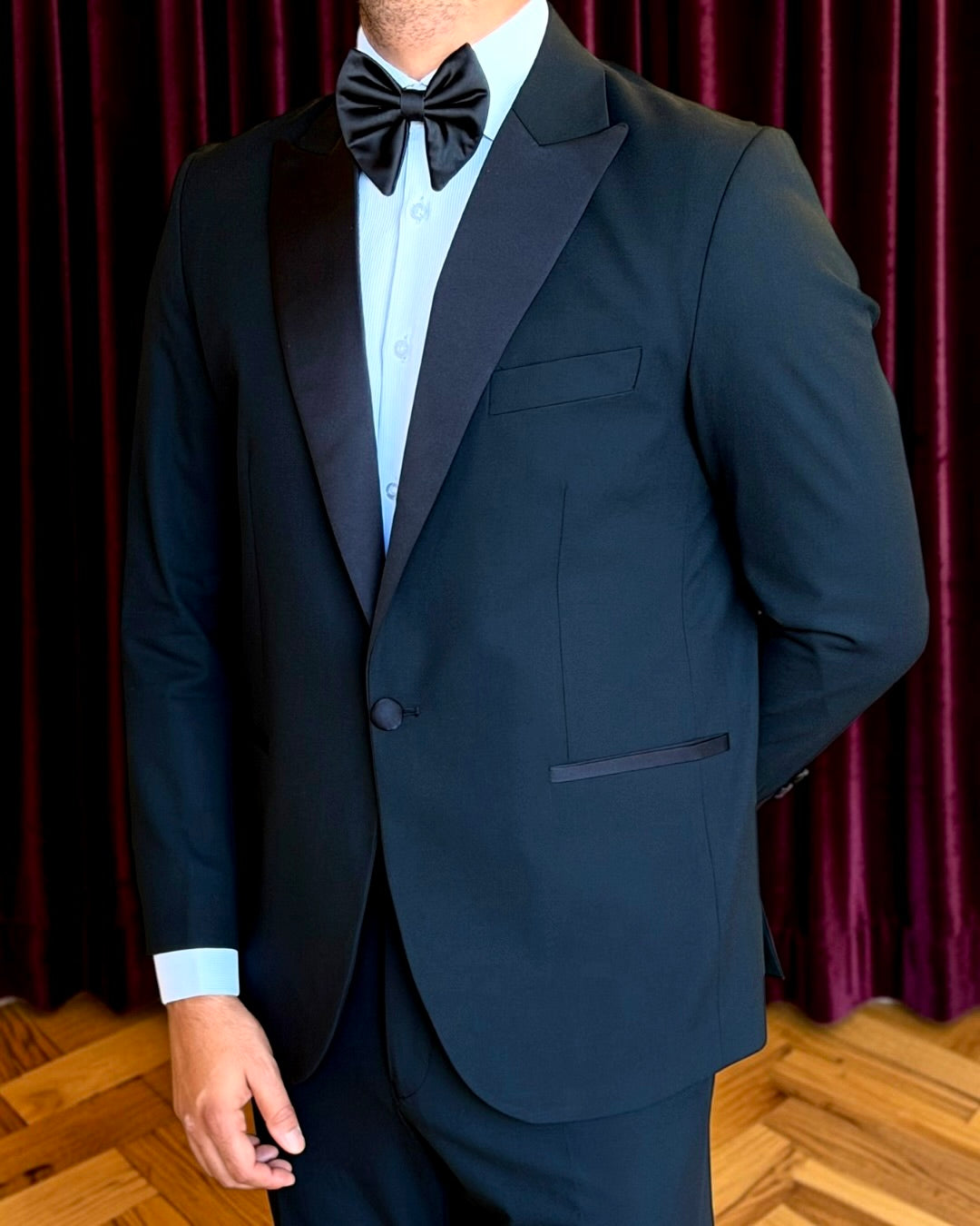 Peak Collar Tuxedo Suit - Black