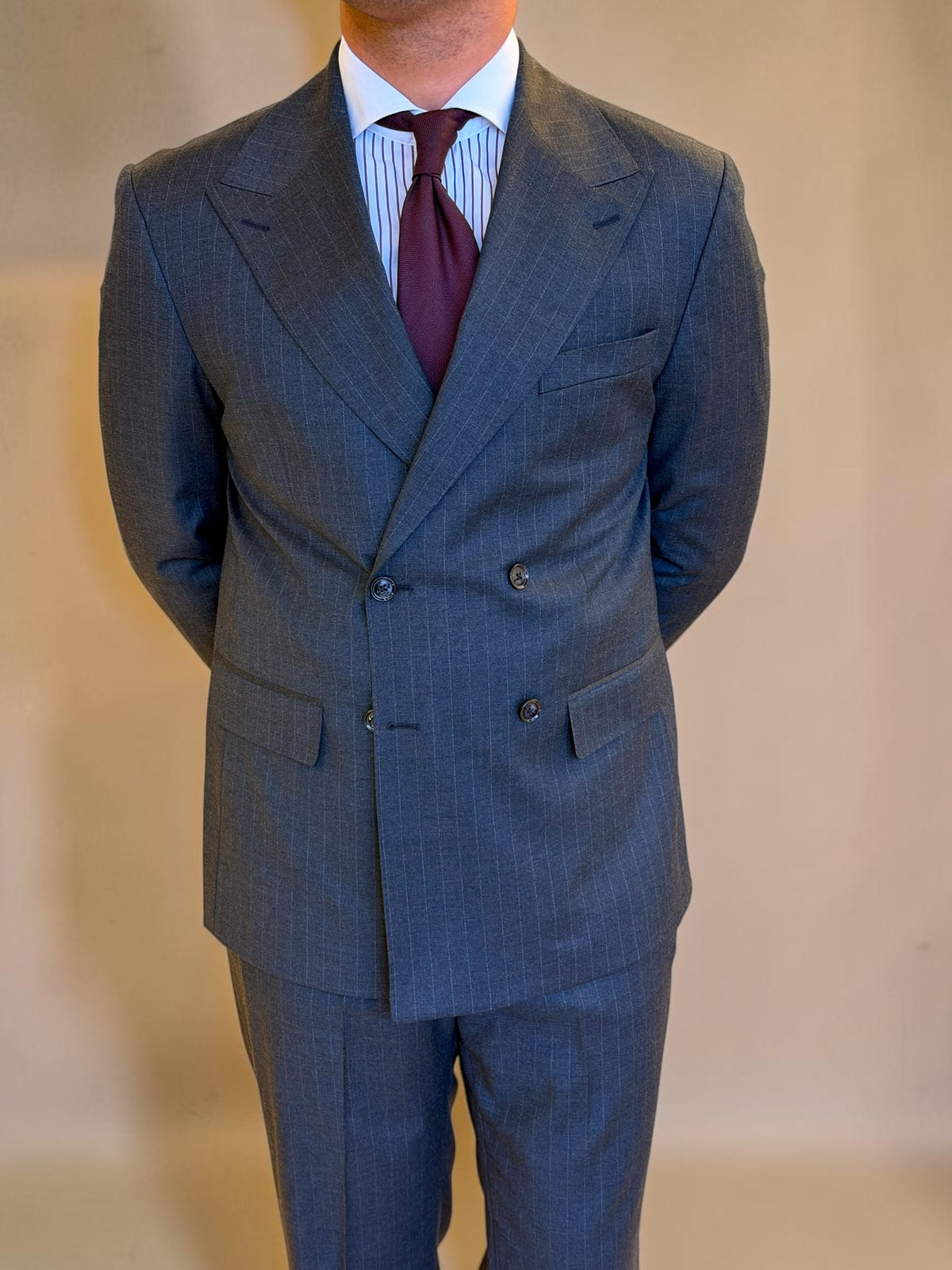 Pinstripe Double-Breasted suit - Dark gray