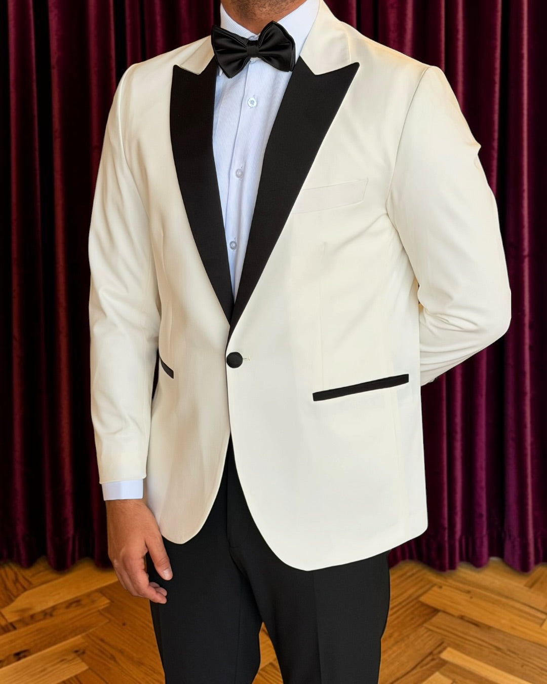 Peak Collar Tuxedo Blazer - Off white