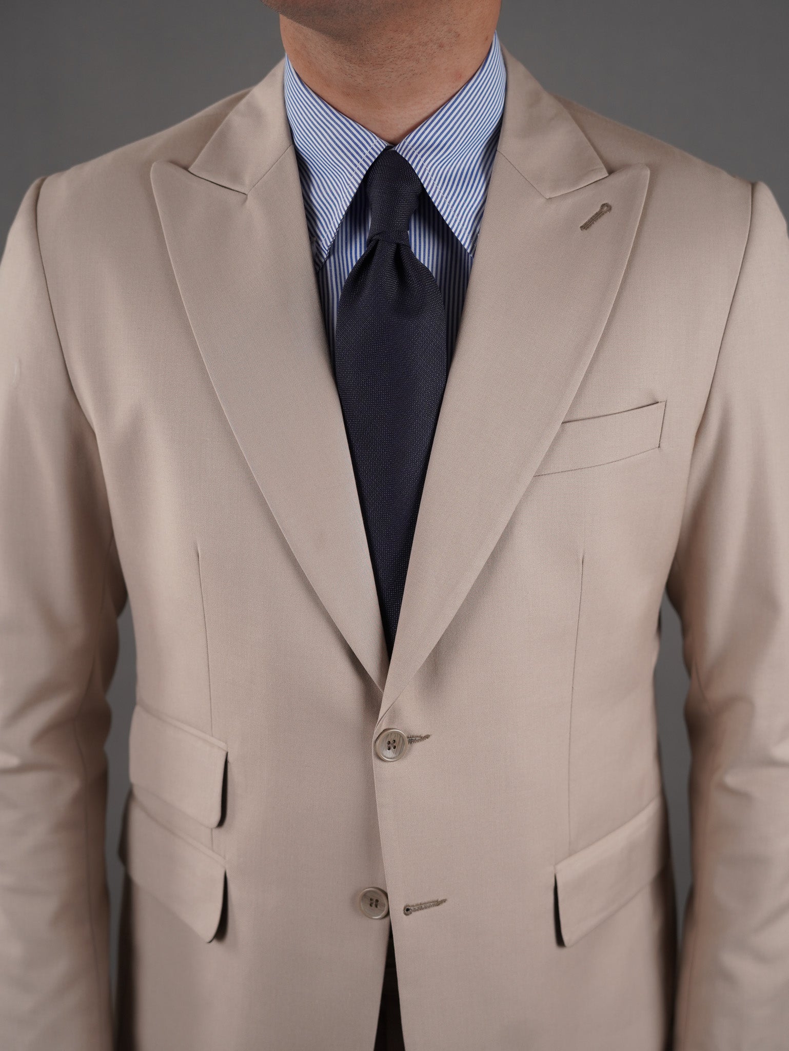 "Slim fit suit with two pockets - BEIGE