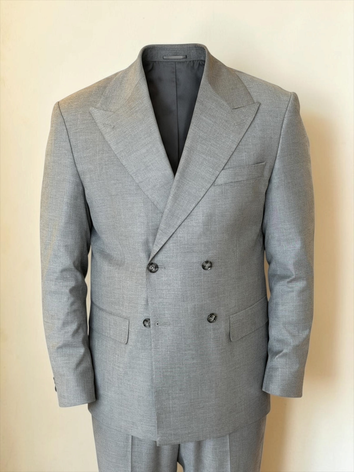 Pinstripe Double-Breasted suit - Gray