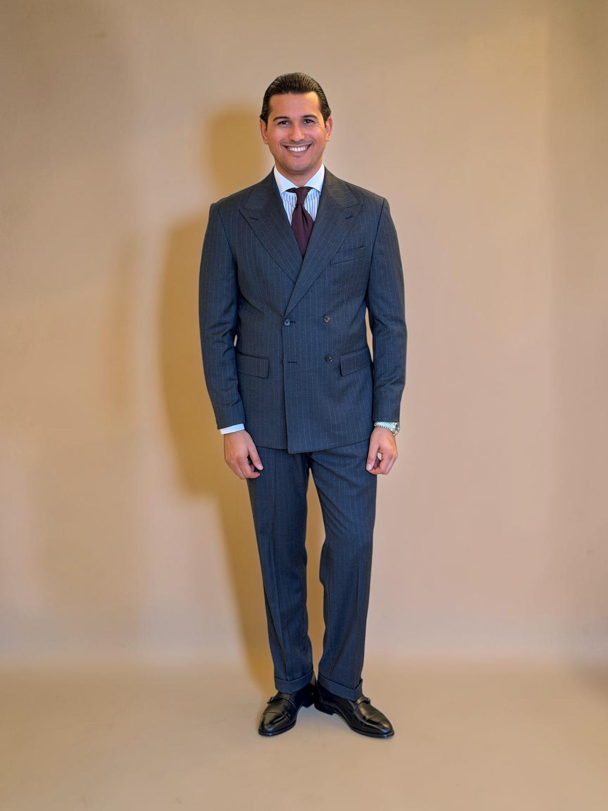 Pinstripe Double-Breasted suit - Dark gray