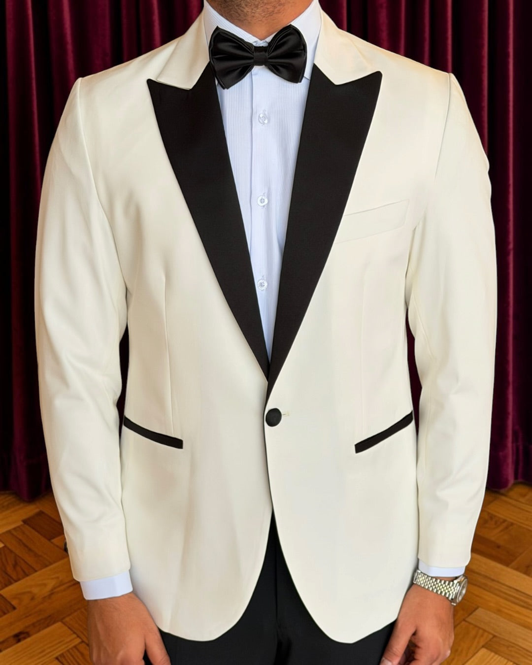 Peak Collar Tuxedo Blazer  - Off white