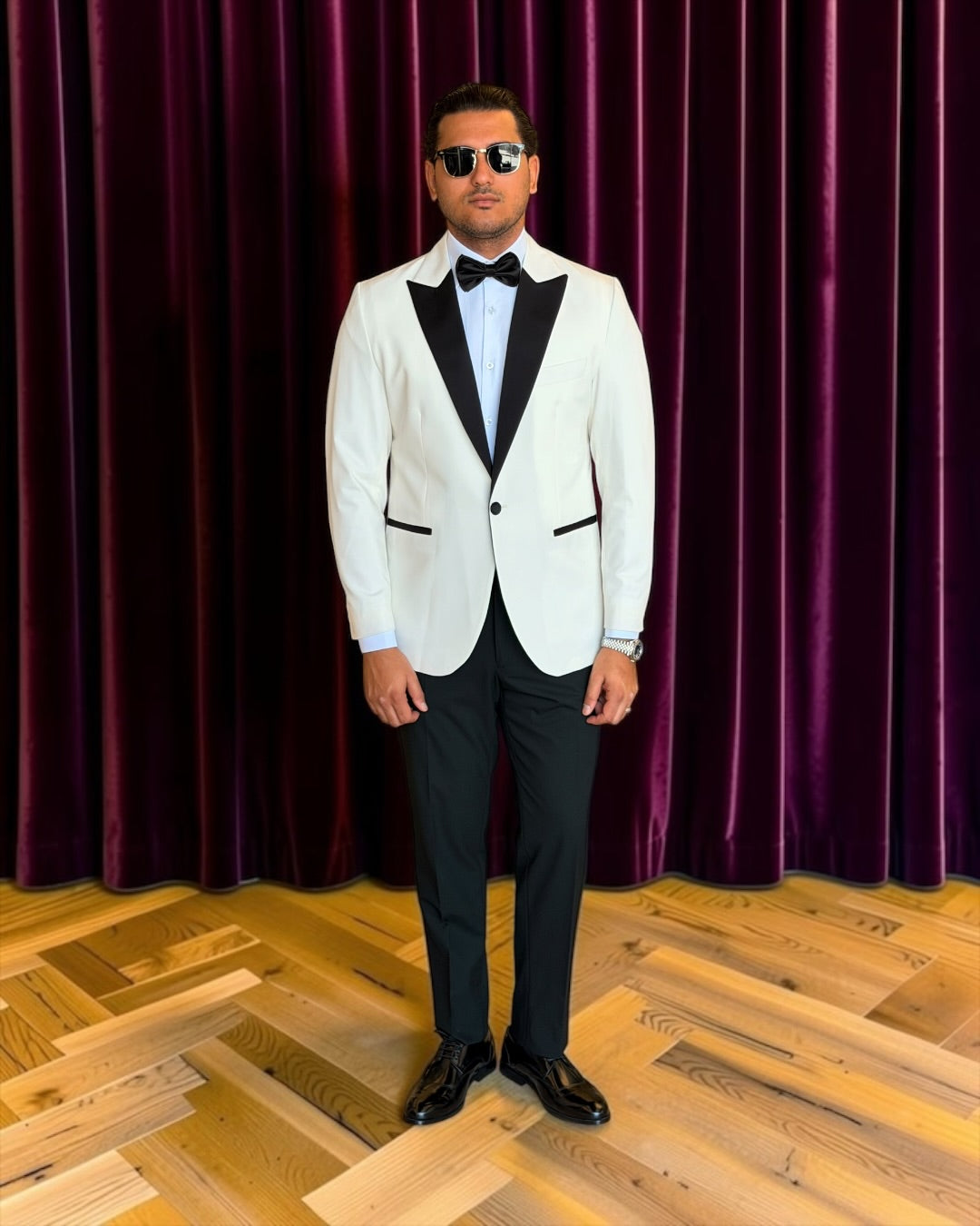 Peak Collar Tuxedo Blazer  - Off white