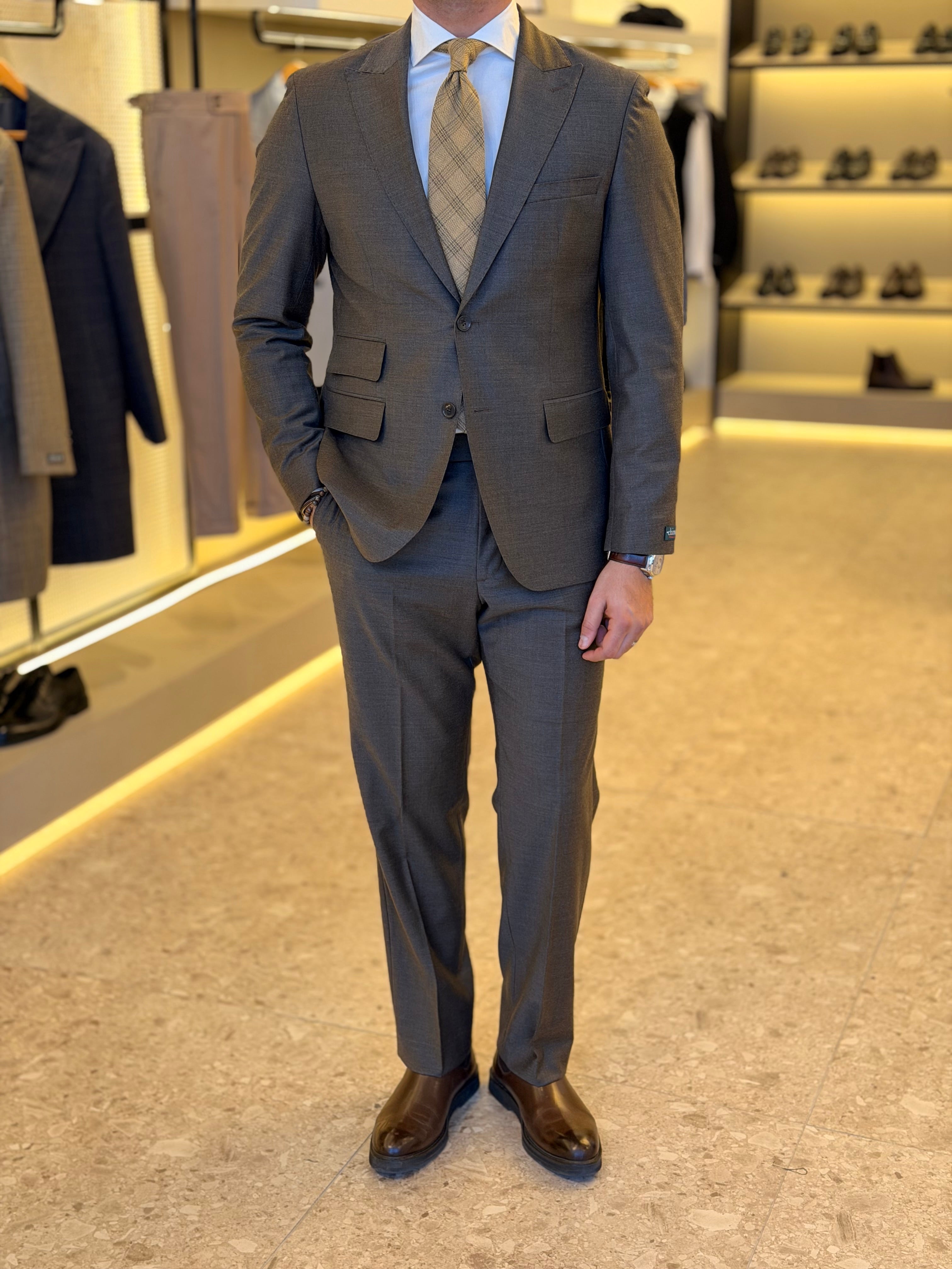 100% Wool two pockets suit - BROWN