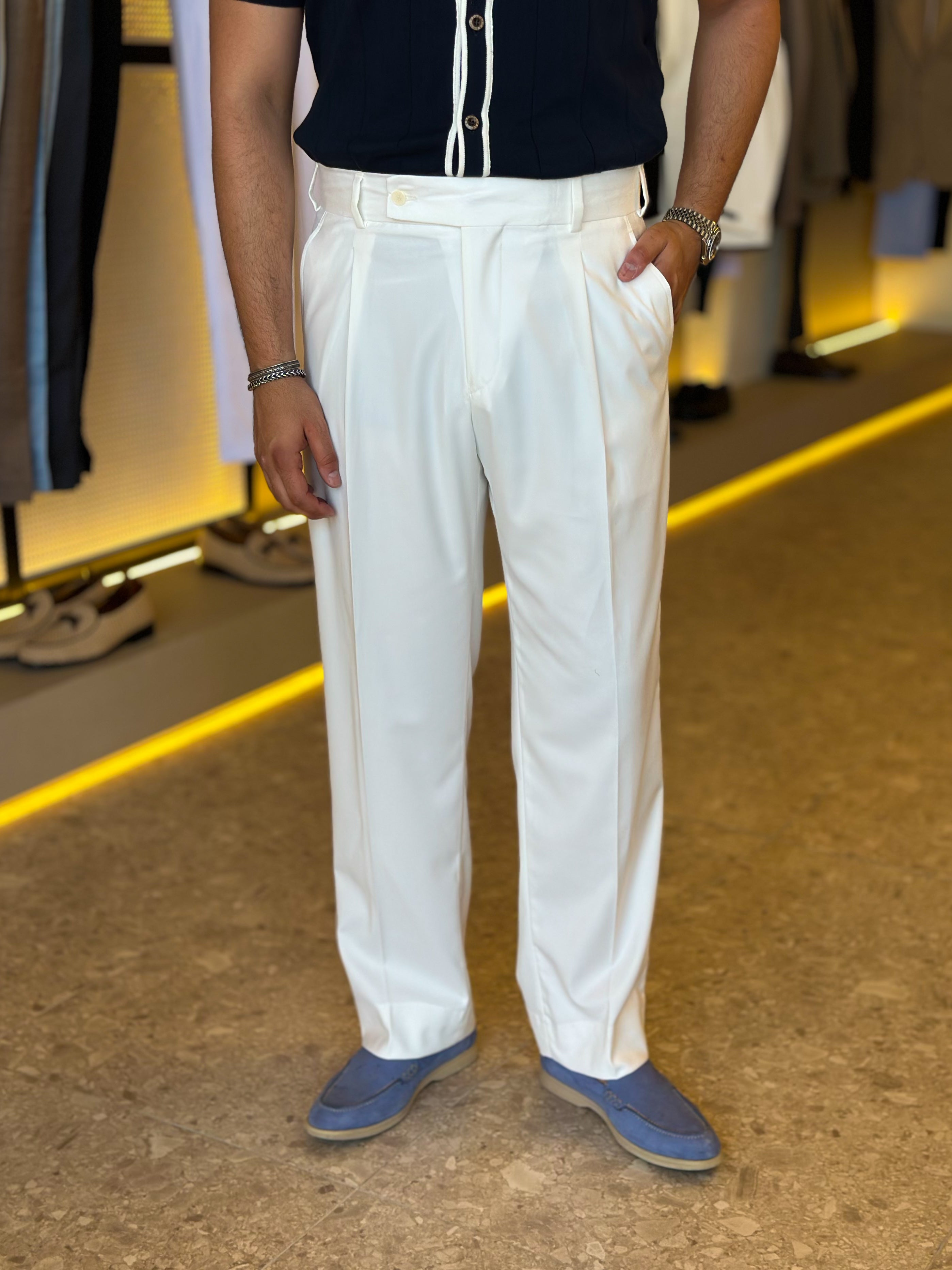 Relaxed fit trousers - off white