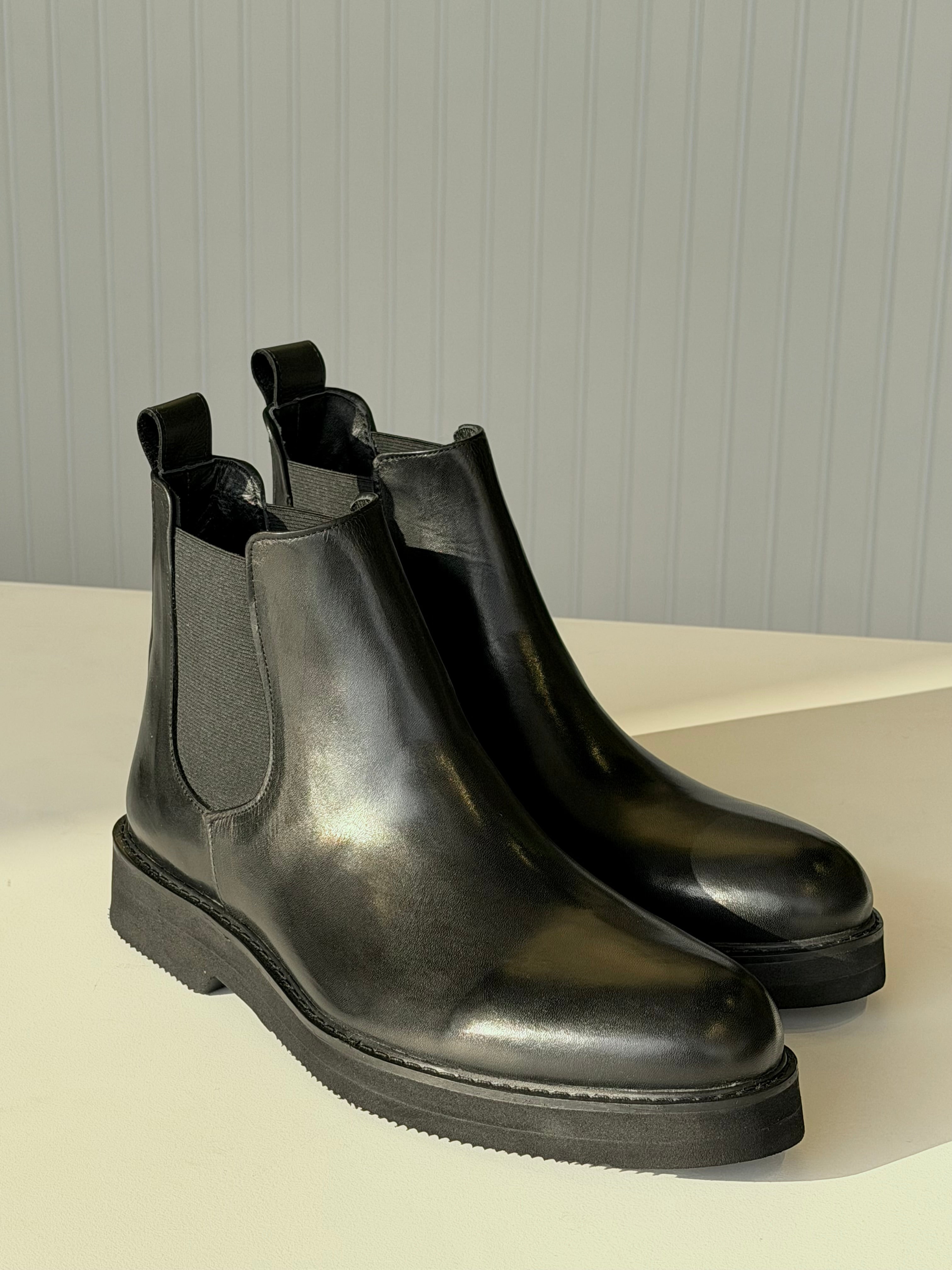 Chelsea boots-Black