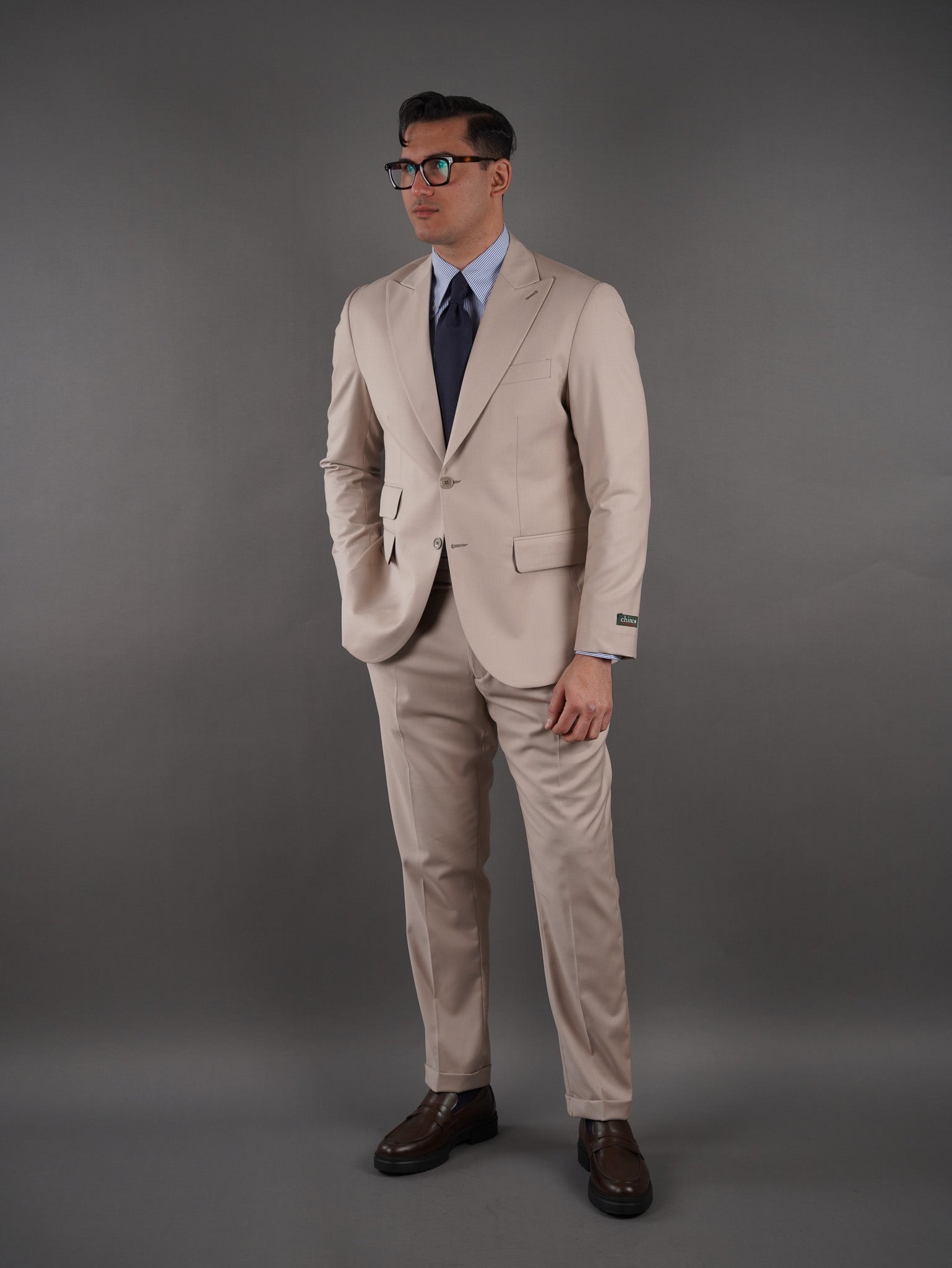 "Slim fit suit with two pockets - BEIGE
