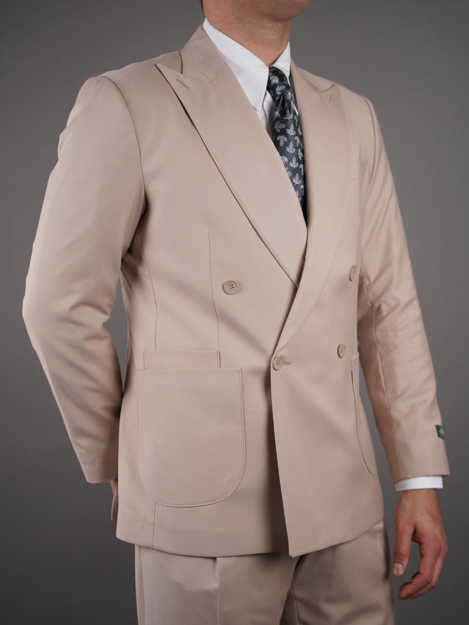 Four-Button Double-Breasted suit - beige