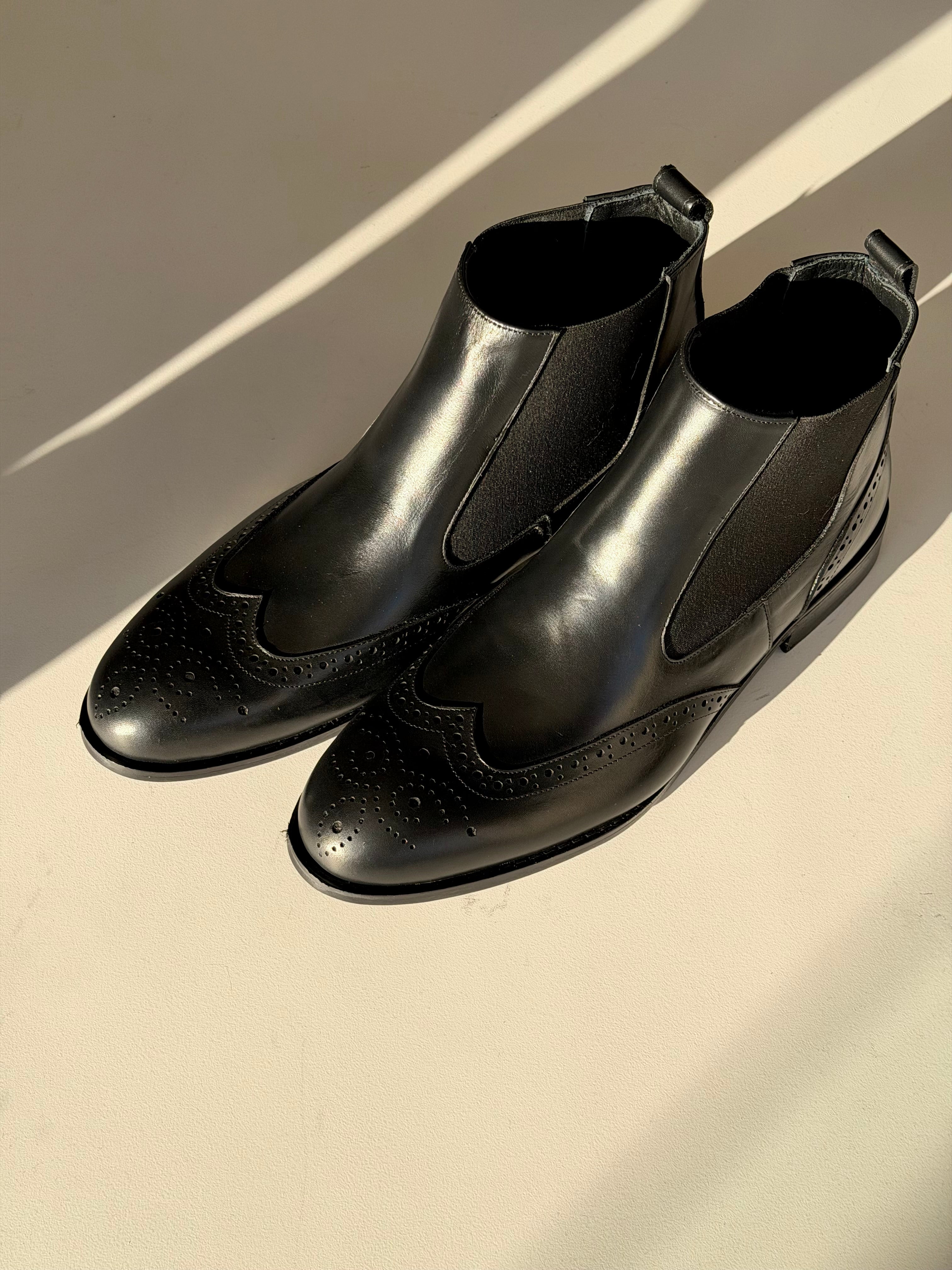 brouge chelsea boots-Black